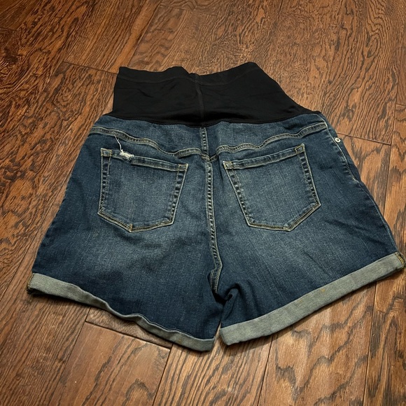 *3 for $15* Liz Lange Maternity denim shorts. Size Medium - Picture 2 of 6